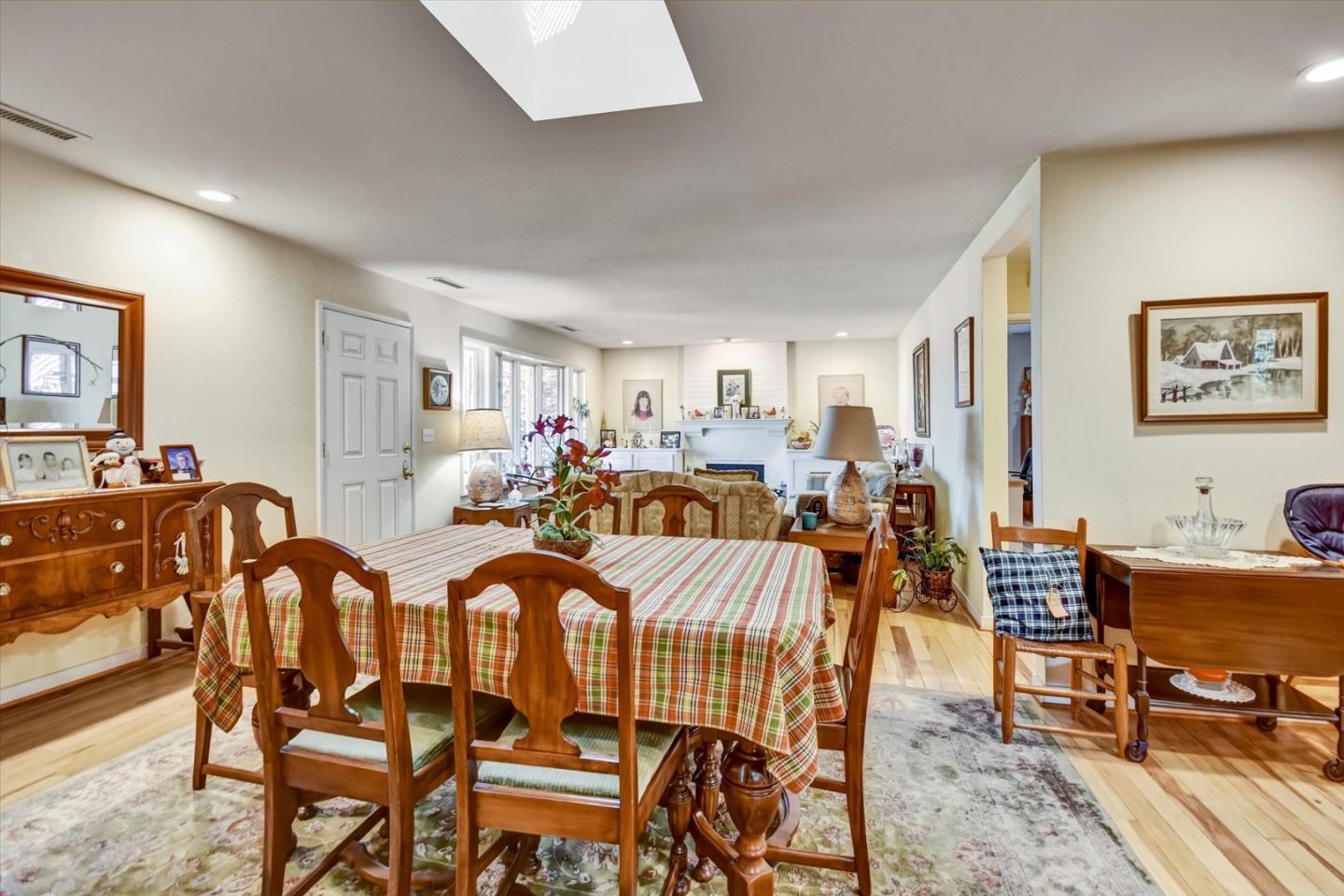 Detail Gallery Image 8 of 33 For 255 Nimitz Ave, Redwood City,  CA 94061 - 3 Beds | 2 Baths
