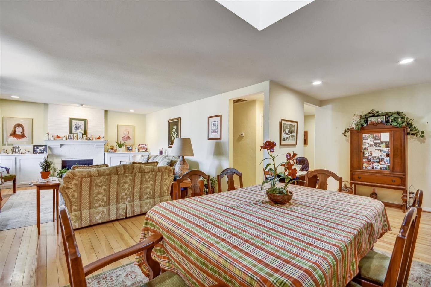 Detail Gallery Image 9 of 33 For 255 Nimitz Ave, Redwood City,  CA 94061 - 3 Beds | 2 Baths