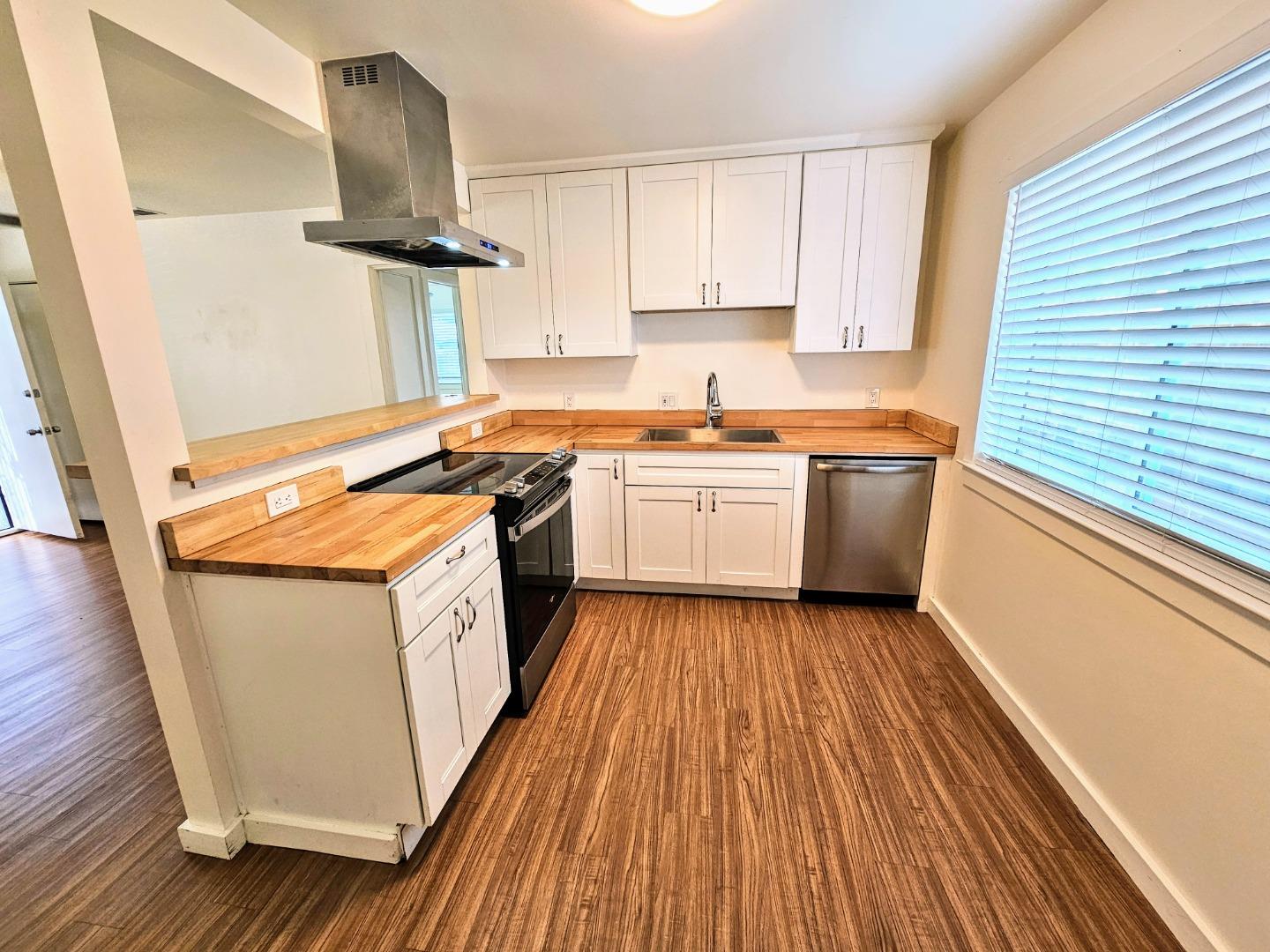 Detail Gallery Image 2 of 26 For 3516 Olsen Dr, San Jose,  CA 95117 - – Beds | – Baths