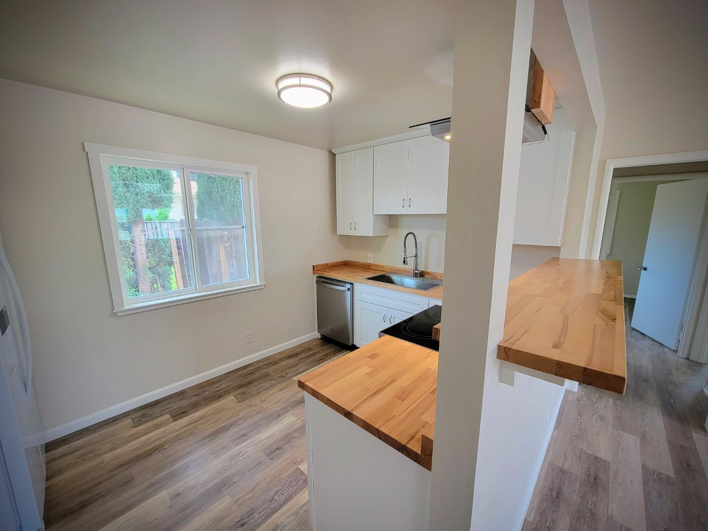 Detail Gallery Image 22 of 26 For 3516 Olsen Dr, San Jose,  CA 95117 - – Beds | – Baths