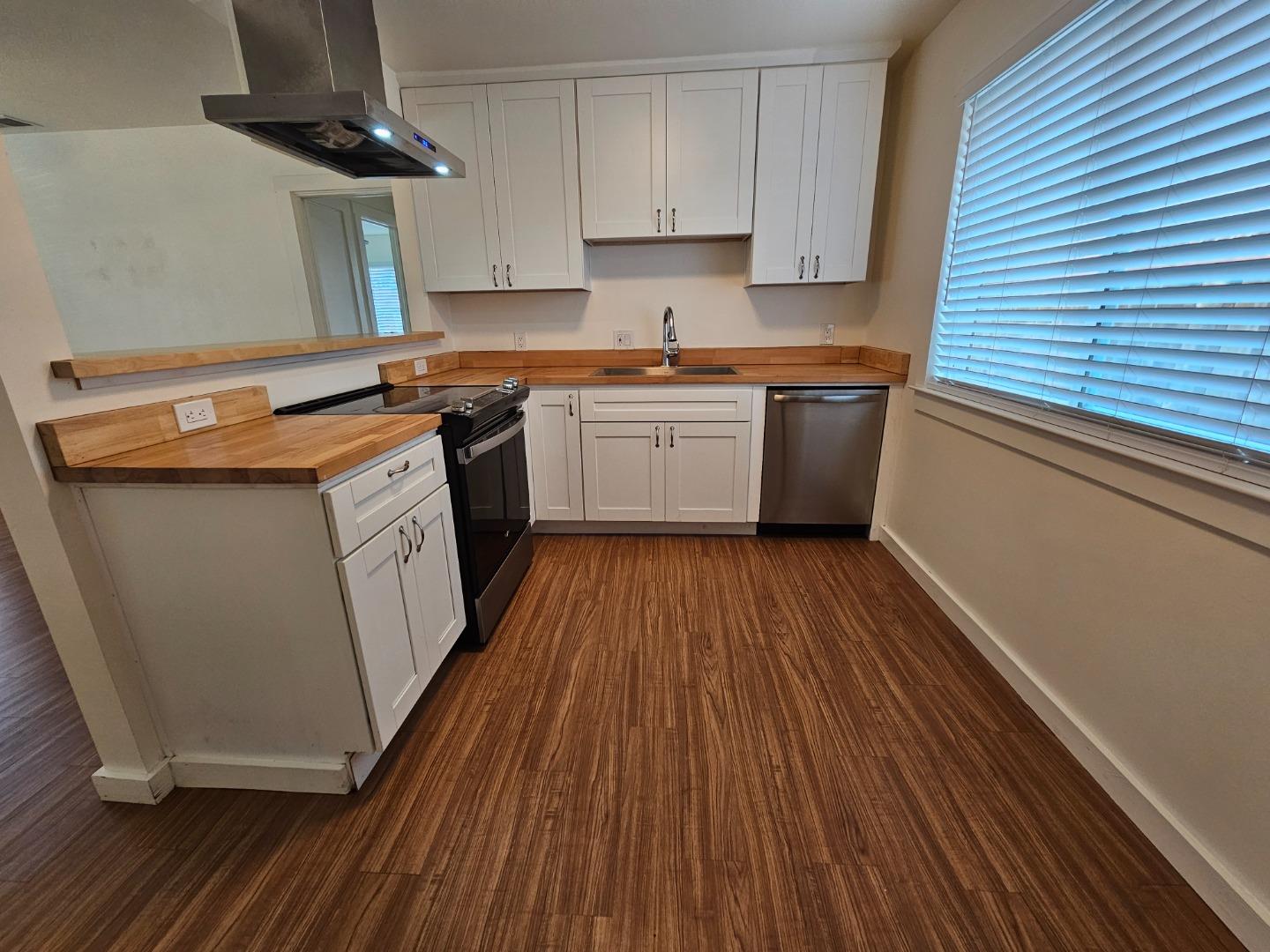 Detail Gallery Image 3 of 26 For 3516 Olsen Dr, San Jose,  CA 95117 - – Beds | – Baths