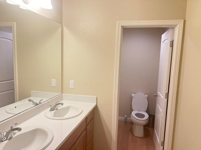 Detail Gallery Image 11 of 14 For 523 Calle Valverde, Soledad,  CA 93960 - 4 Beds | 3 Baths