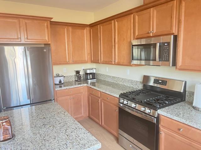 Detail Gallery Image 4 of 14 For 523 Calle Valverde, Soledad,  CA 93960 - 4 Beds | 3 Baths