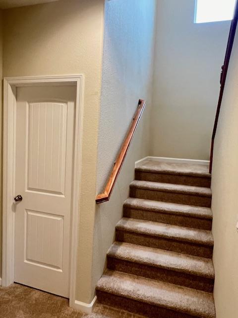 Detail Gallery Image 6 of 14 For 523 Calle Valverde, Soledad,  CA 93960 - 4 Beds | 3 Baths