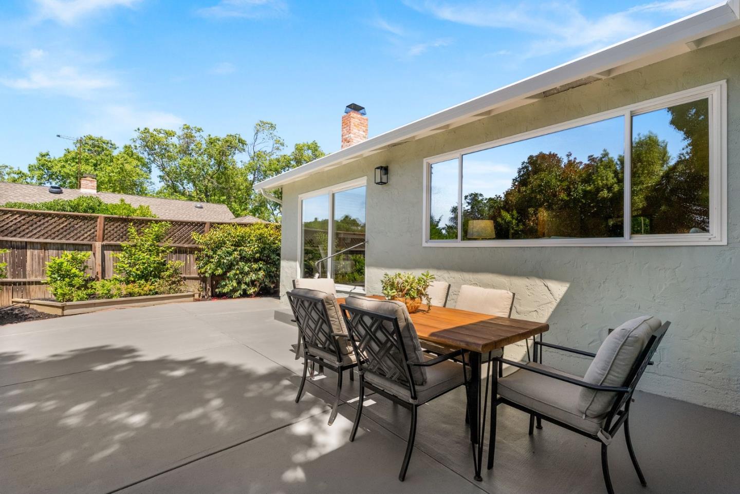 Detail Gallery Image 26 of 35 For 3520 Greer Rd, Palo Alto,  CA 94303 - 4 Beds | 2/1 Baths