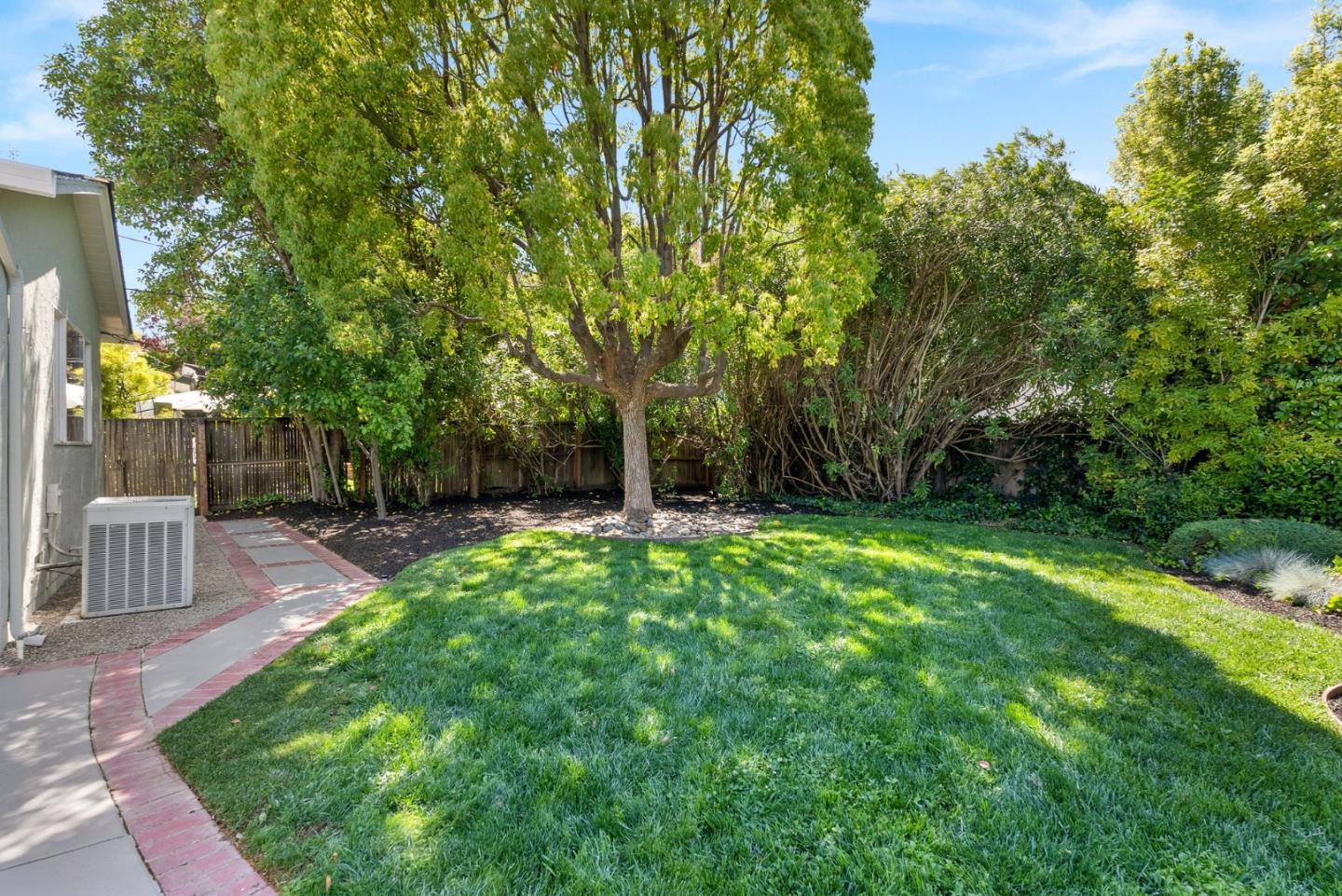 Detail Gallery Image 28 of 35 For 3520 Greer Rd, Palo Alto,  CA 94303 - 4 Beds | 2/1 Baths