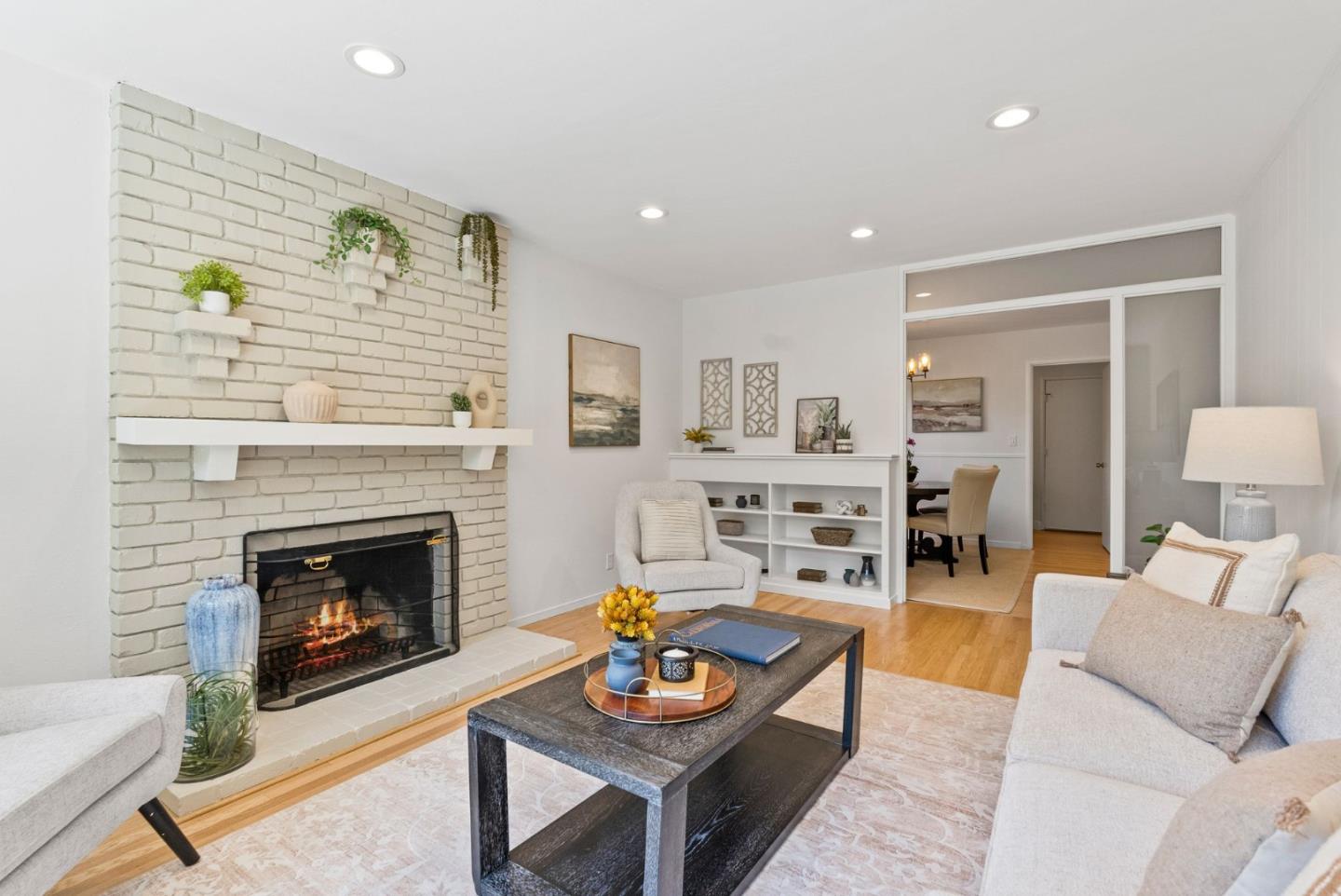 Detail Gallery Image 9 of 35 For 3520 Greer Rd, Palo Alto,  CA 94303 - 4 Beds | 2/1 Baths
