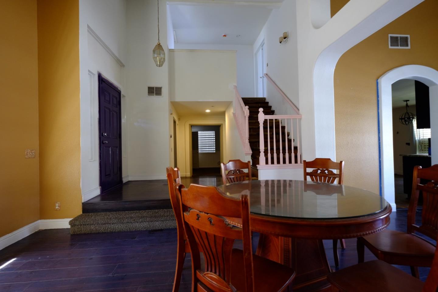 Detail Gallery Image 7 of 26 For 1831 Oakley Ct, Stockton,  CA 95206 - 5 Beds | 3 Baths