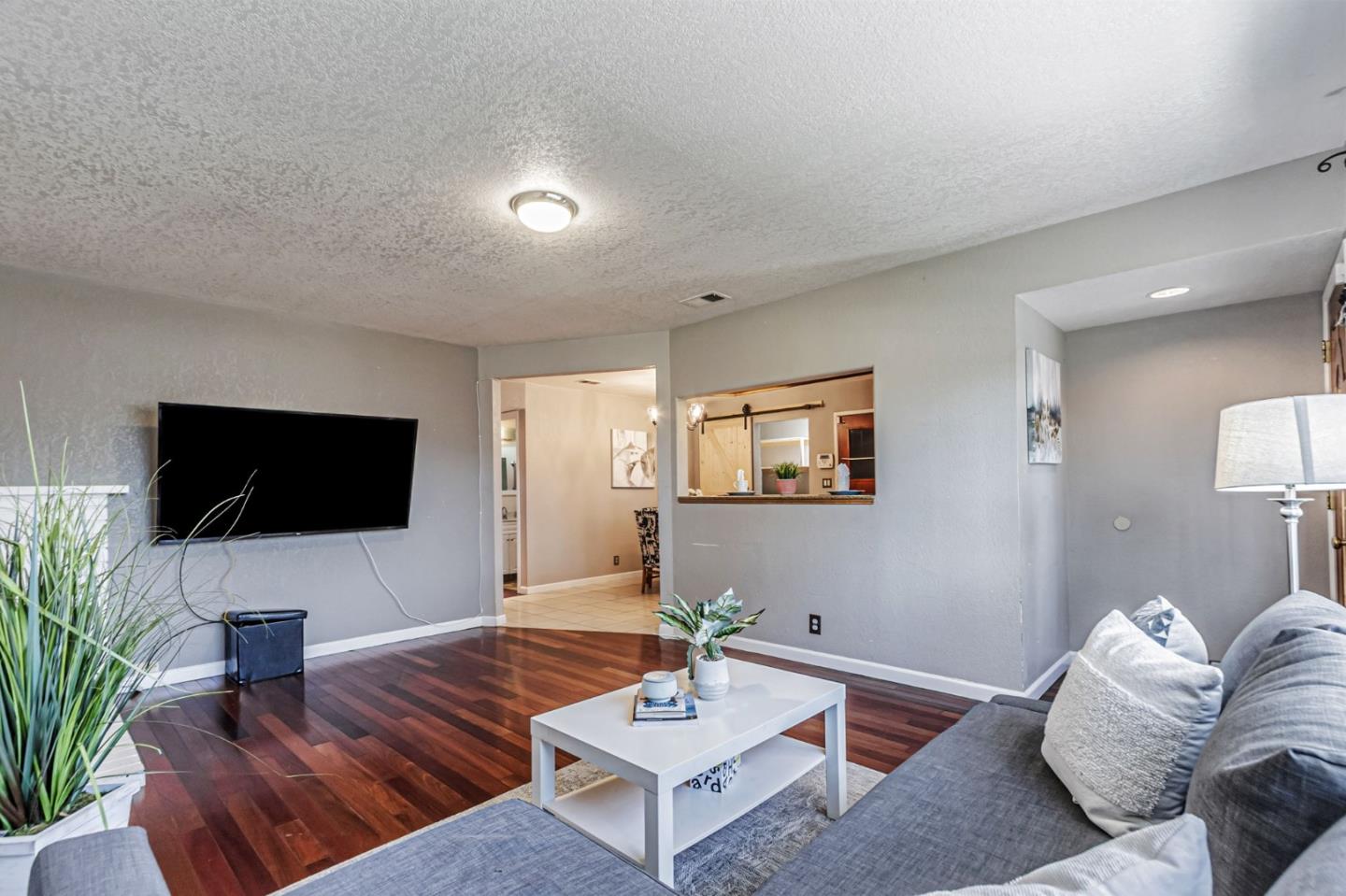 Detail Gallery Image 10 of 44 For 64 Azucar Ave, San Jose,  CA 95111 - 4 Beds | 3 Baths