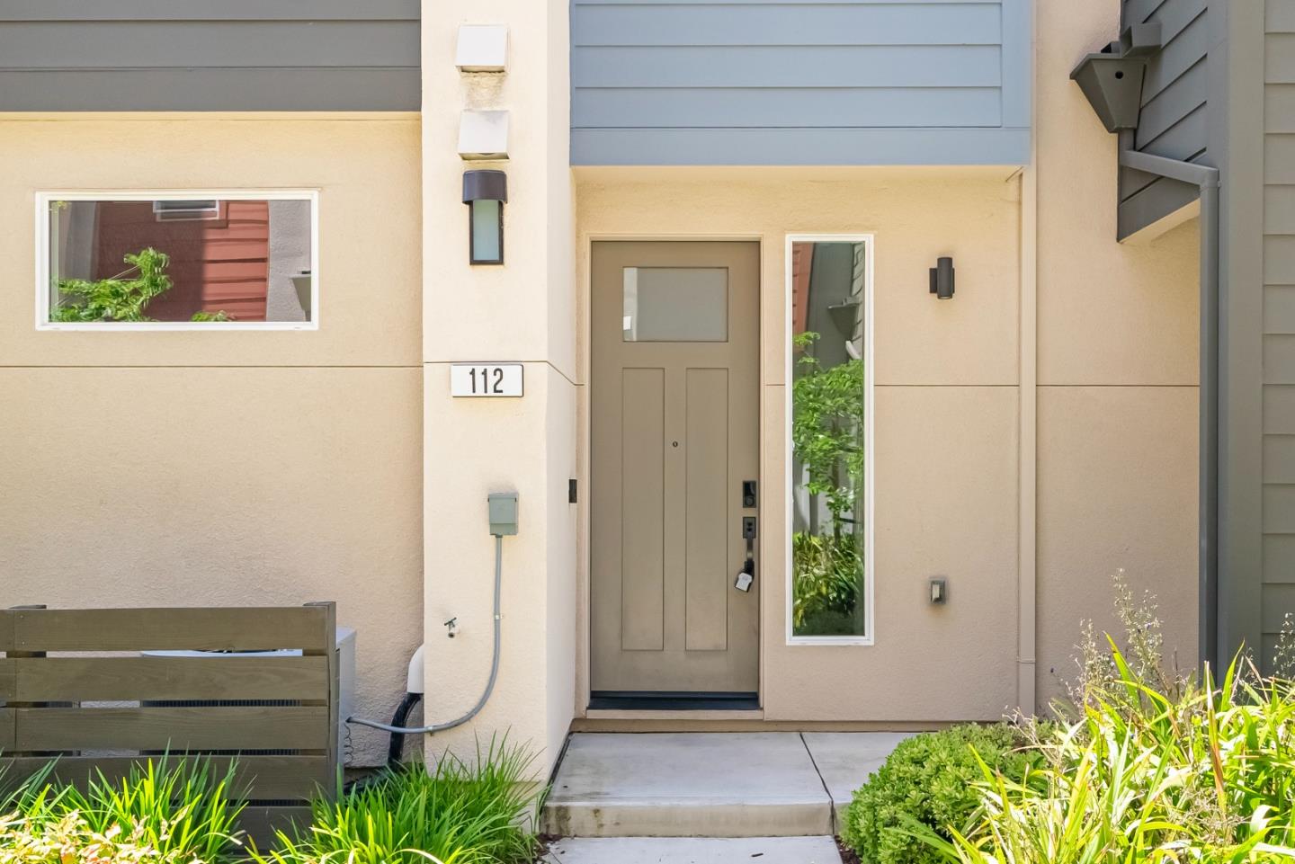 Detail Gallery Image 3 of 37 For 2930 Boyter Pl #112,  Santa Clara,  CA 95051 - 2 Beds | 2/1 Baths