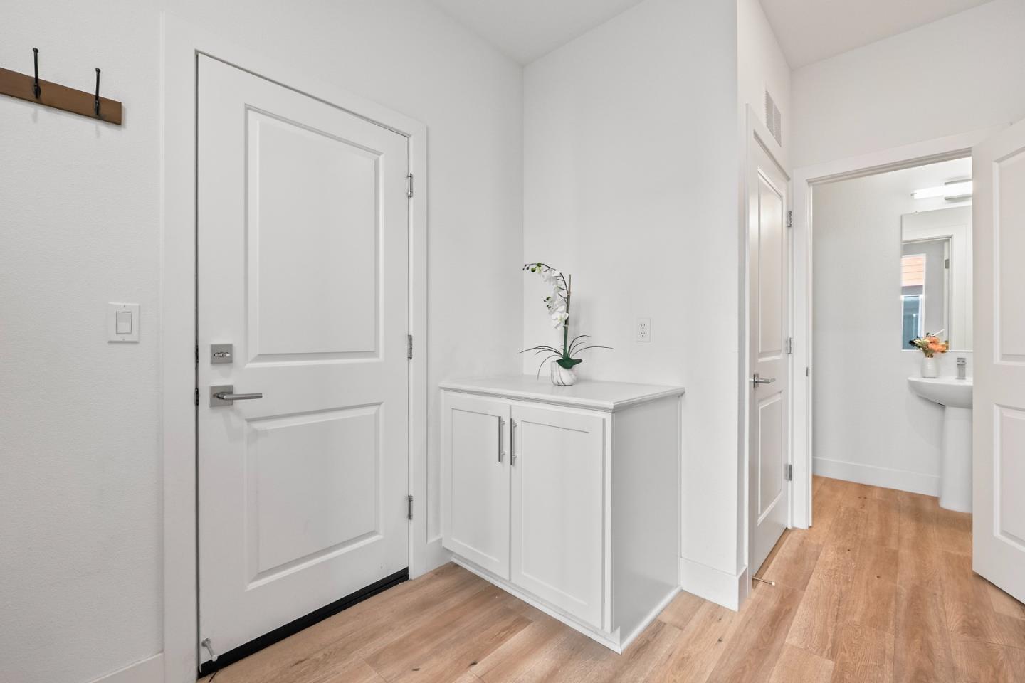 Detail Gallery Image 5 of 37 For 2930 Boyter Pl #112,  Santa Clara,  CA 95051 - 2 Beds | 2/1 Baths