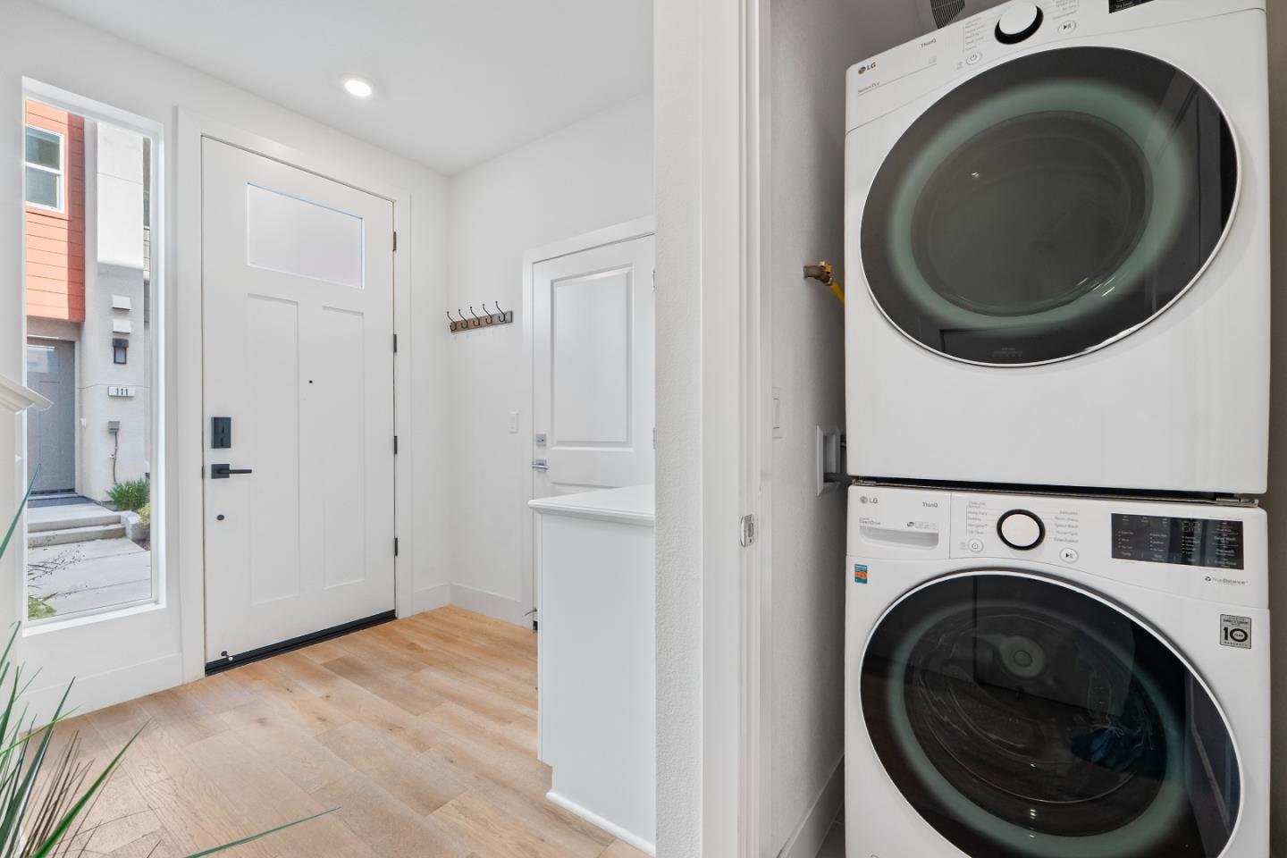 Detail Gallery Image 6 of 37 For 2930 Boyter Pl #112,  Santa Clara,  CA 95051 - 2 Beds | 2/1 Baths