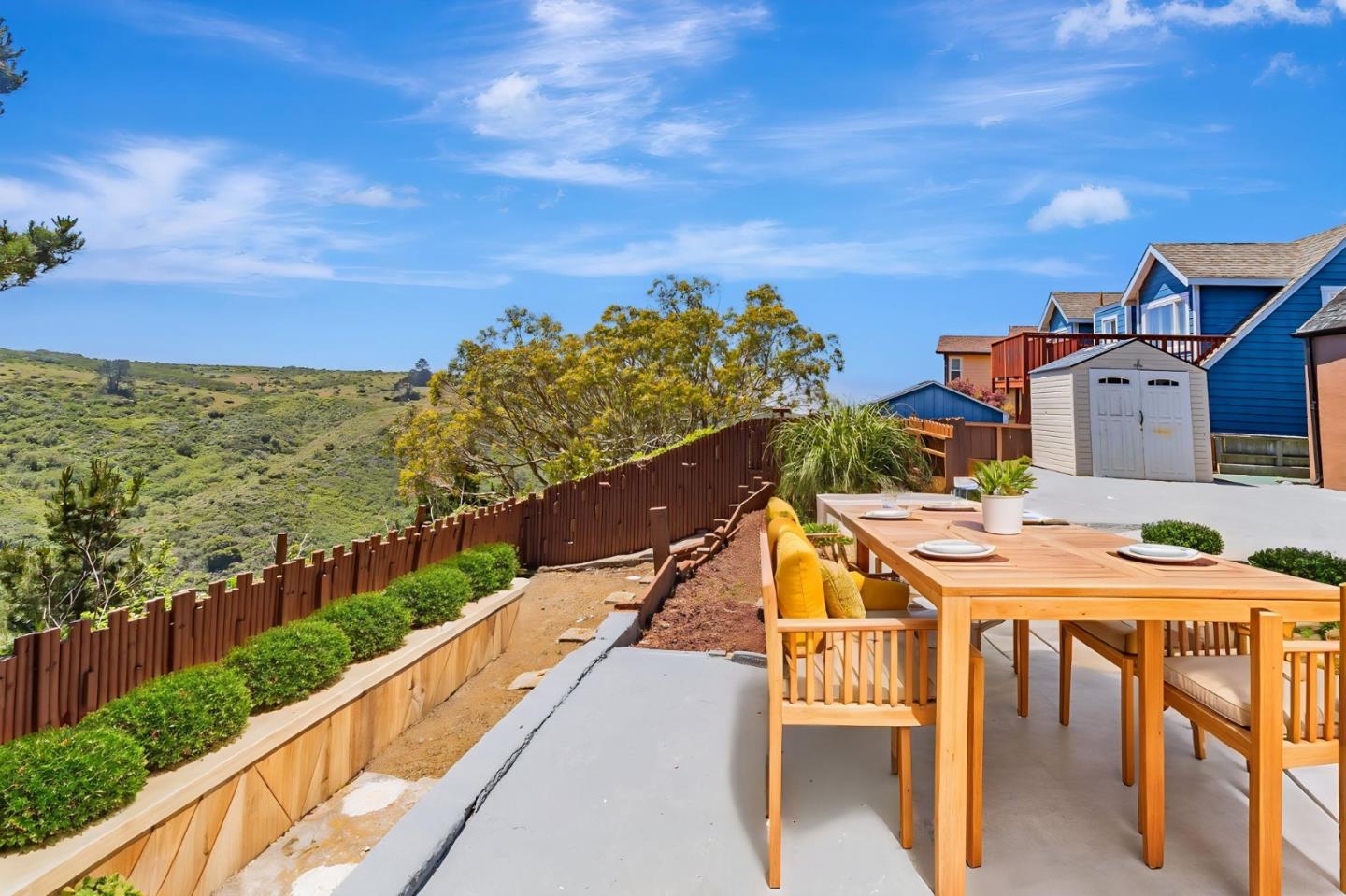 Detail Gallery Image 25 of 74 For 720 Lockhaven Dr, Pacifica,  CA 94044 - 4 Beds | 2 Baths