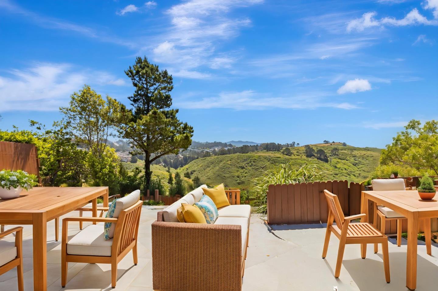 Detail Gallery Image 26 of 74 For 720 Lockhaven Dr, Pacifica,  CA 94044 - 4 Beds | 2 Baths