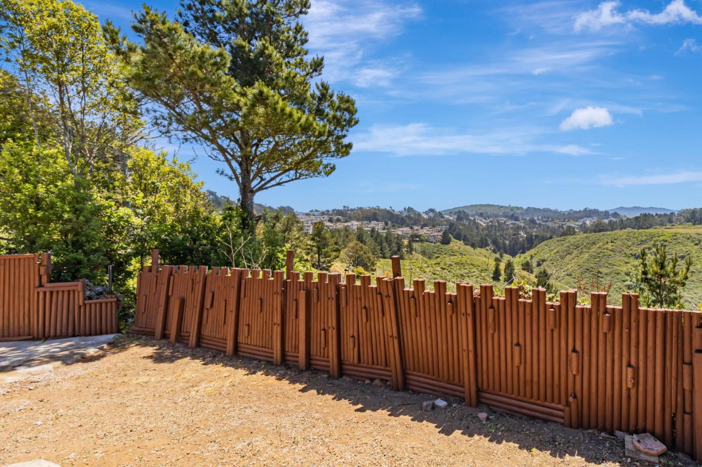 Detail Gallery Image 27 of 74 For 720 Lockhaven Dr, Pacifica,  CA 94044 - 4 Beds | 2 Baths