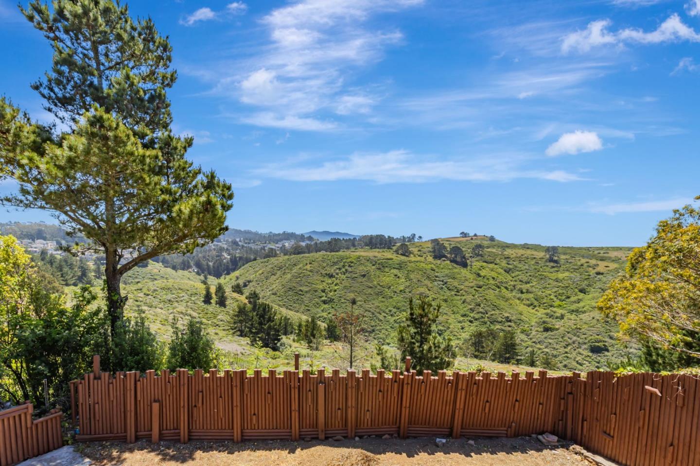 Detail Gallery Image 28 of 74 For 720 Lockhaven Dr, Pacifica,  CA 94044 - 4 Beds | 2 Baths