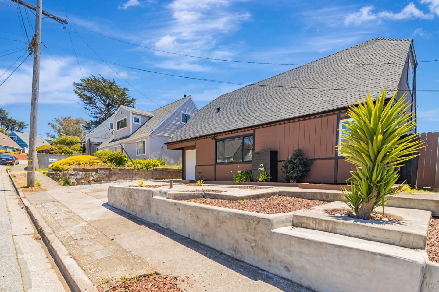 Detail Gallery Image 3 of 74 For 720 Lockhaven Dr, Pacifica,  CA 94044 - 4 Beds | 2 Baths