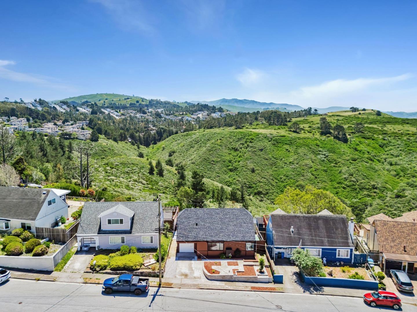 Detail Gallery Image 31 of 74 For 720 Lockhaven Dr, Pacifica,  CA 94044 - 4 Beds | 2 Baths