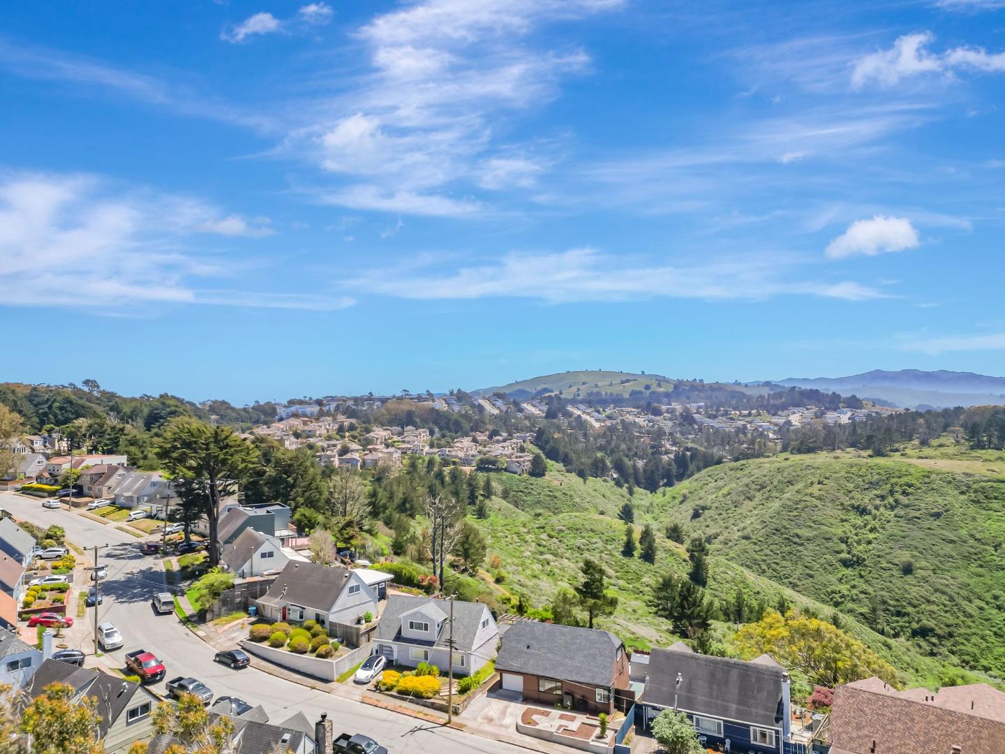 Detail Gallery Image 33 of 74 For 720 Lockhaven Dr, Pacifica,  CA 94044 - 4 Beds | 2 Baths