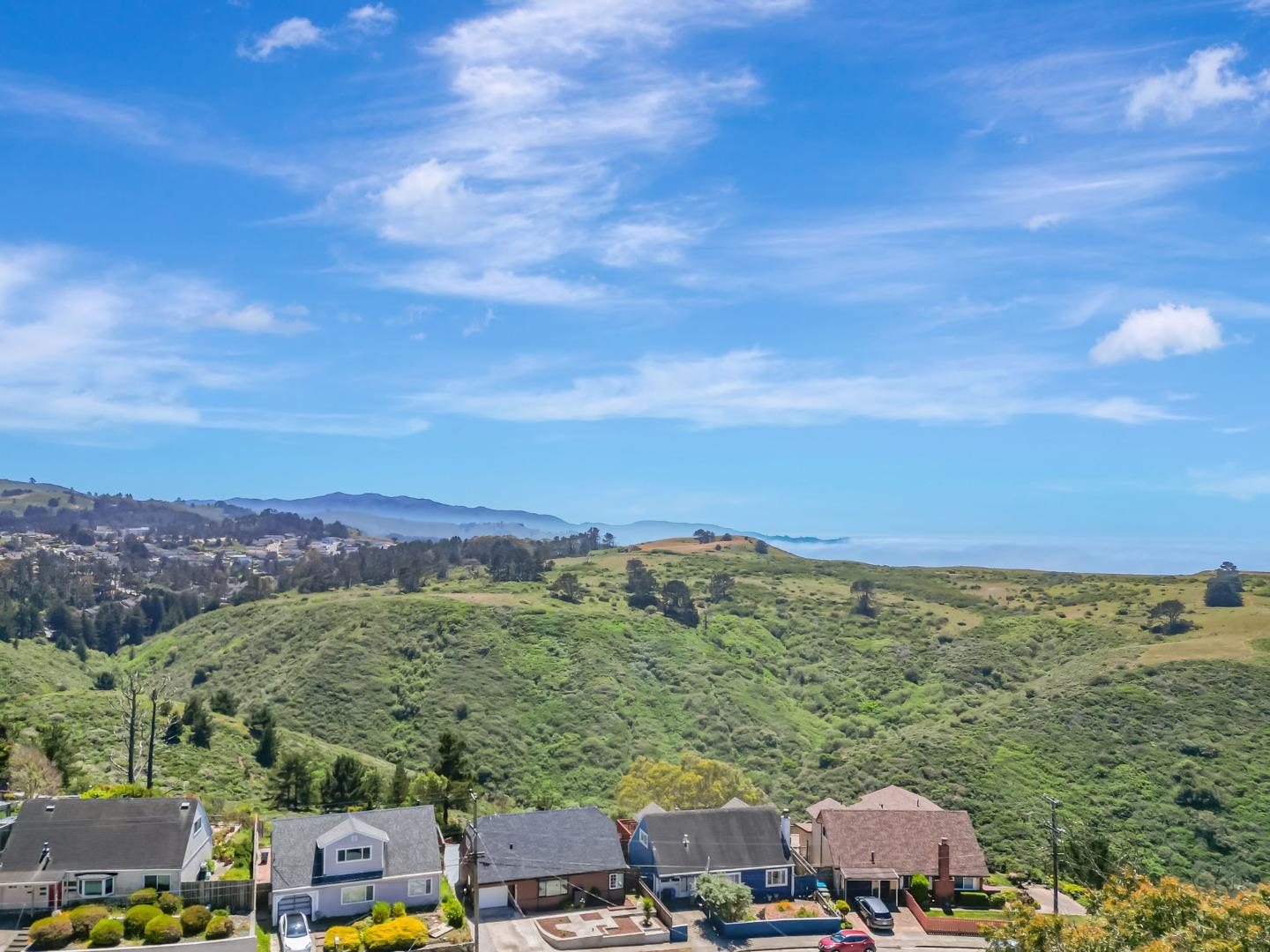 Detail Gallery Image 34 of 74 For 720 Lockhaven Dr, Pacifica,  CA 94044 - 4 Beds | 2 Baths