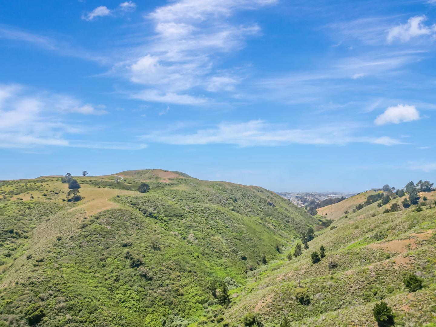 Detail Gallery Image 37 of 74 For 720 Lockhaven Dr, Pacifica,  CA 94044 - 4 Beds | 2 Baths