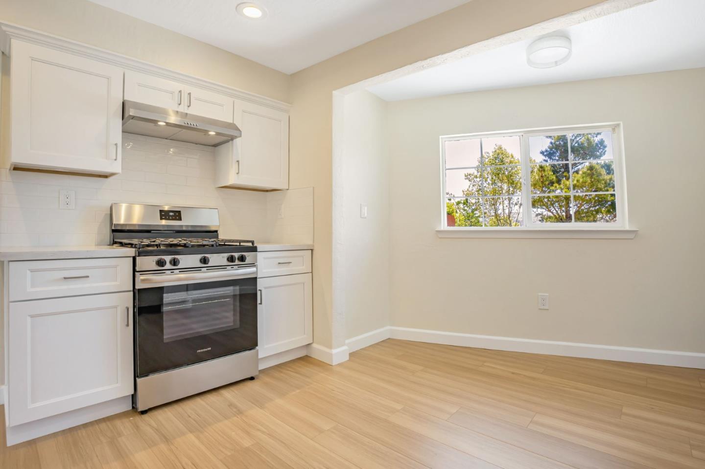 Detail Gallery Image 54 of 74 For 720 Lockhaven Dr, Pacifica,  CA 94044 - 4 Beds | 2 Baths