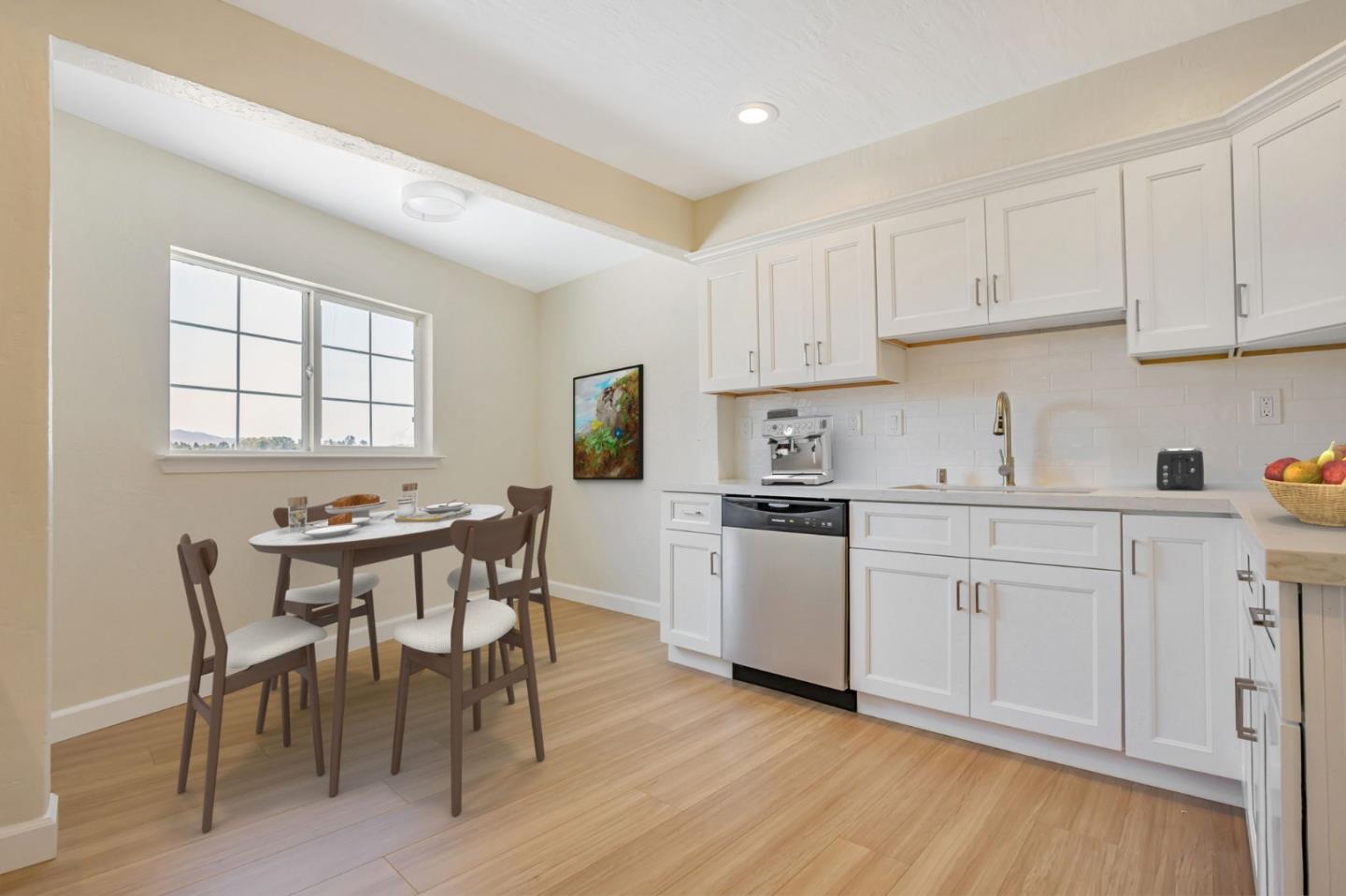 Detail Gallery Image 9 of 74 For 720 Lockhaven Dr, Pacifica,  CA 94044 - 4 Beds | 2 Baths
