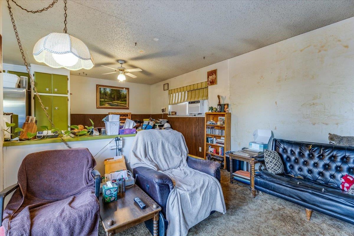 Detail Gallery Image 11 of 26 For 2074 Ashwood Ln, San Jose,  CA 95132 - 5 Beds | 2/1 Baths