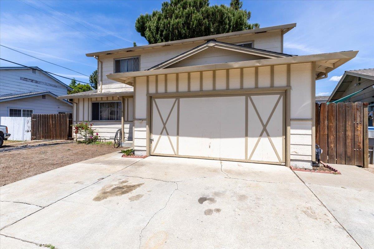 Detail Gallery Image 2 of 26 For 2074 Ashwood Ln, San Jose,  CA 95132 - 5 Beds | 2/1 Baths