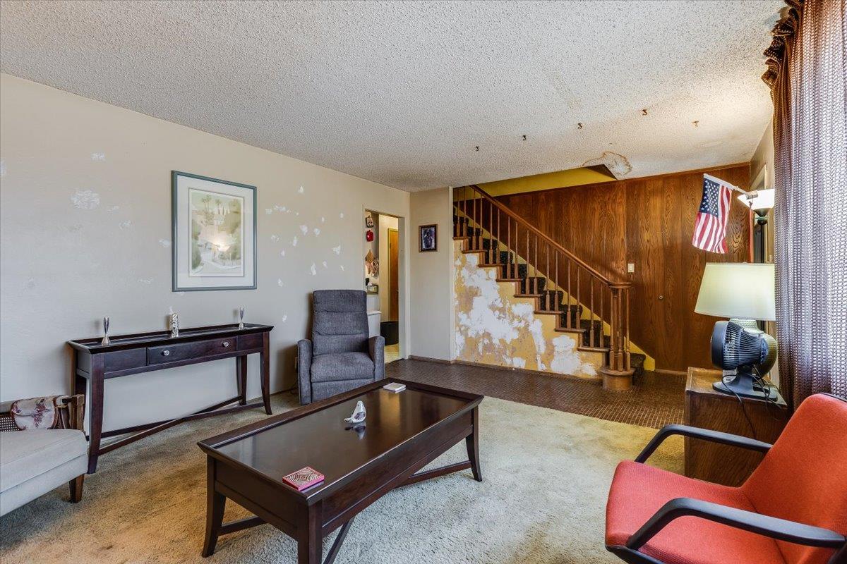 Detail Gallery Image 6 of 26 For 2074 Ashwood Ln, San Jose,  CA 95132 - 5 Beds | 2/1 Baths