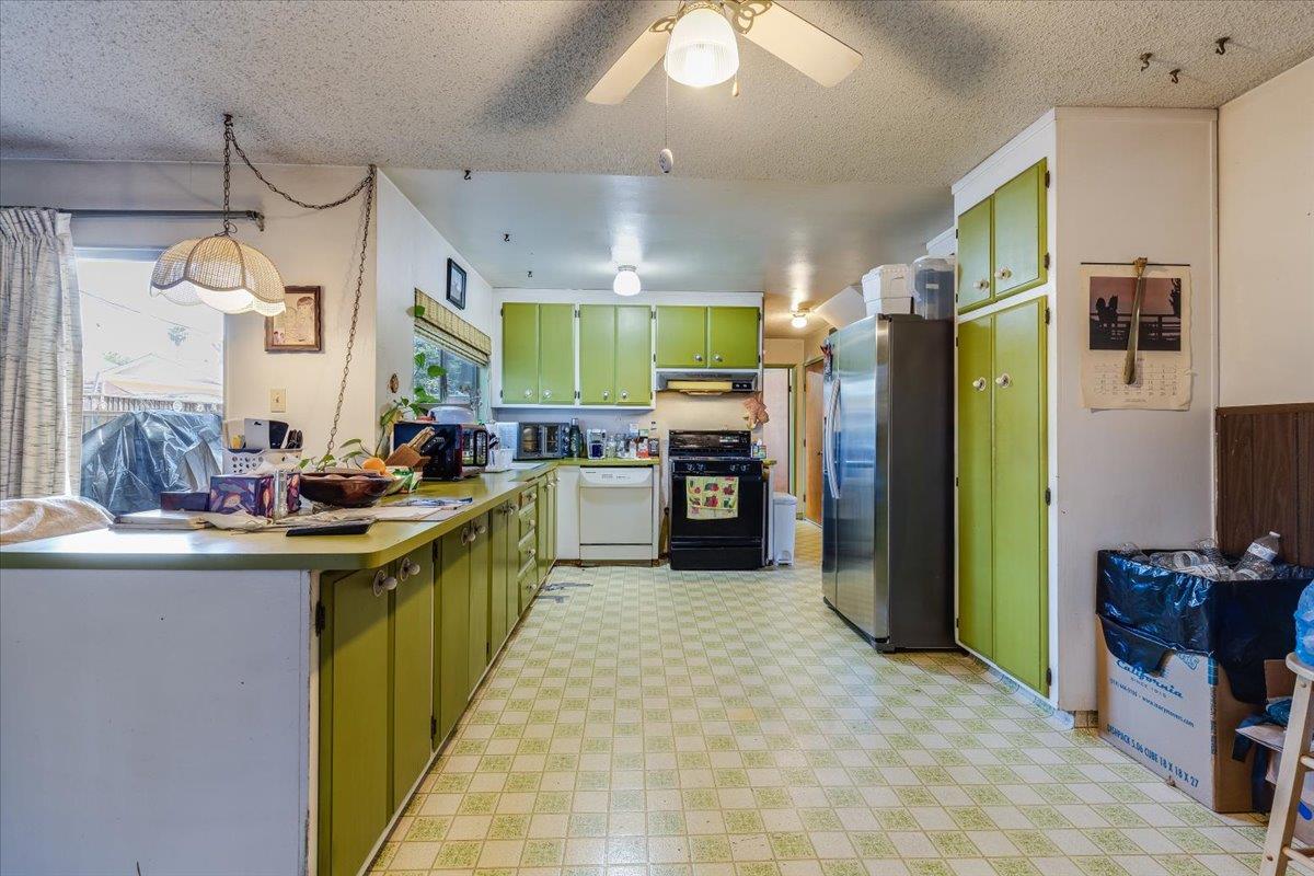 Detail Gallery Image 8 of 26 For 2074 Ashwood Ln, San Jose,  CA 95132 - 5 Beds | 2/1 Baths