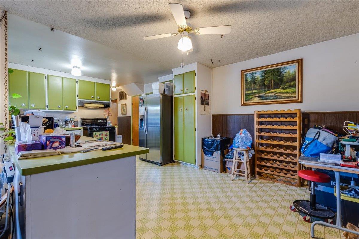 Detail Gallery Image 9 of 26 For 2074 Ashwood Ln, San Jose,  CA 95132 - 5 Beds | 2/1 Baths