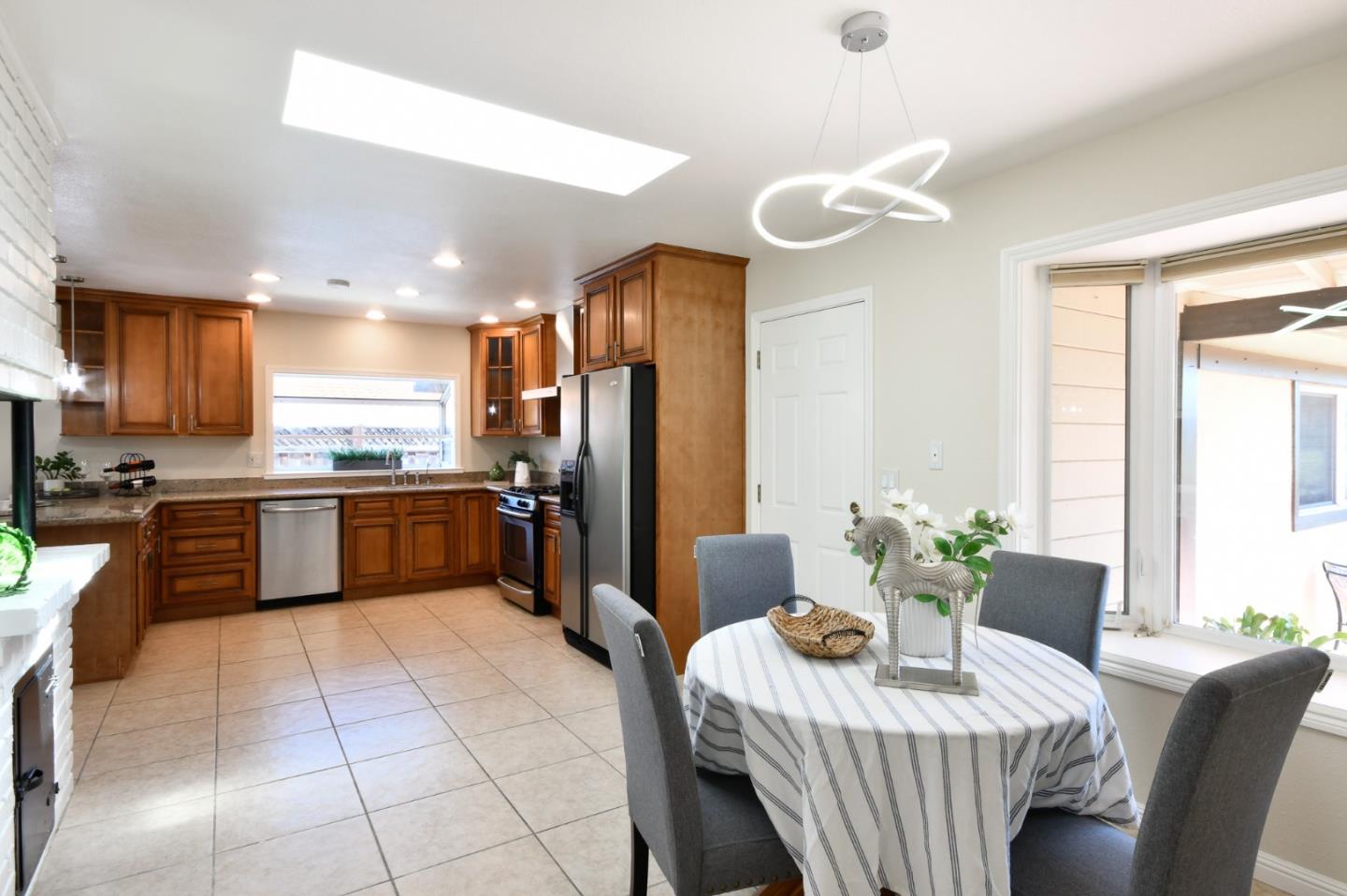 Detail Gallery Image 7 of 35 For 6463 Little Falls Dr, San Jose,  CA 95120 - 3 Beds | 2 Baths