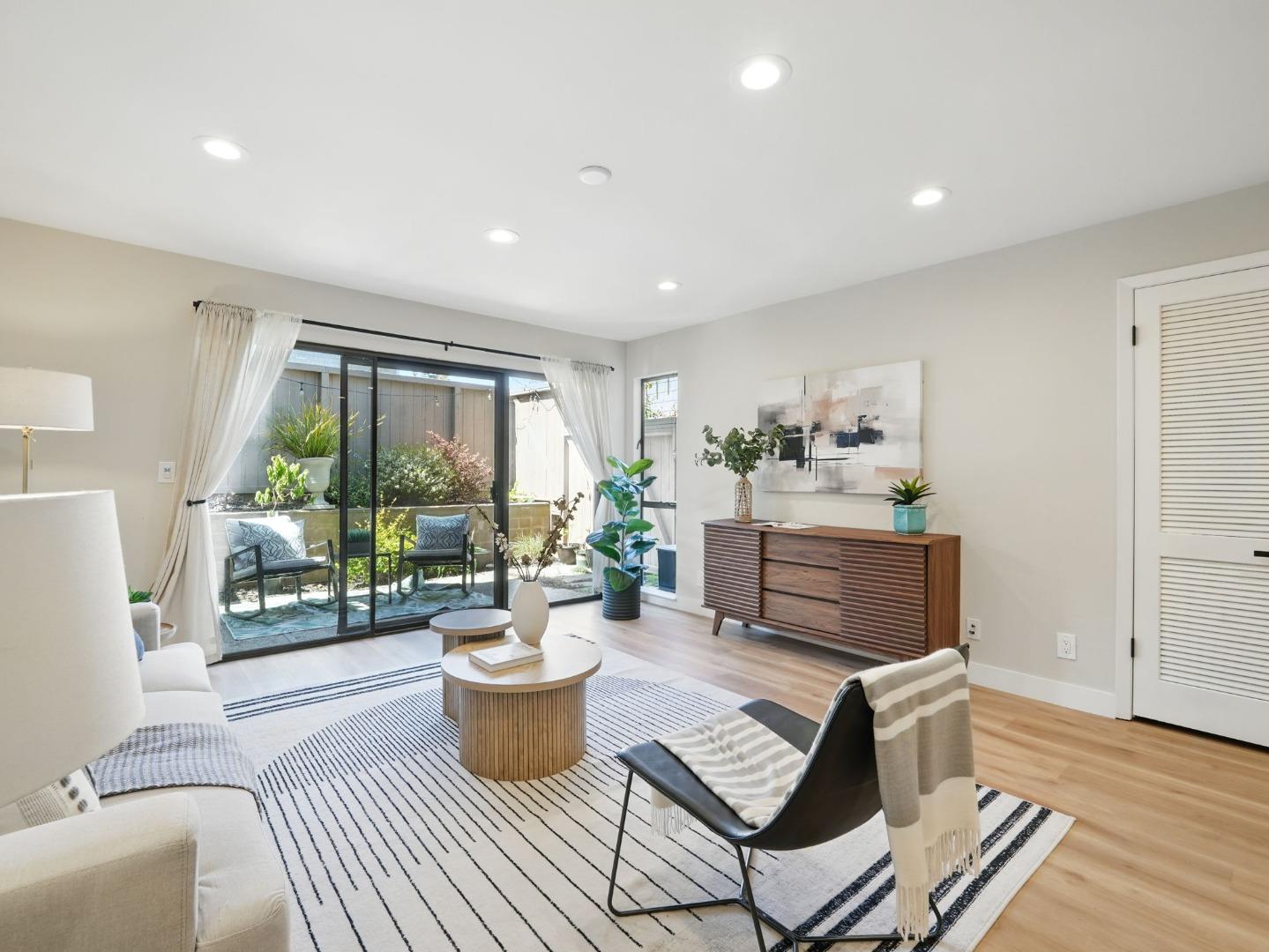 Detail Gallery Image 10 of 34 For 1685 Bayridge Way #210,  San Mateo,  CA 94402 - 2 Beds | 2 Baths