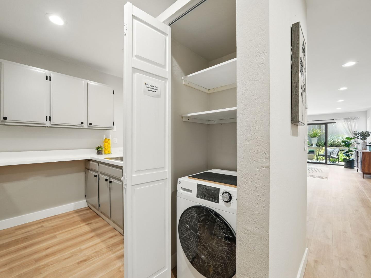Detail Gallery Image 6 of 34 For 1685 Bayridge Way #210,  San Mateo,  CA 94402 - 2 Beds | 2 Baths