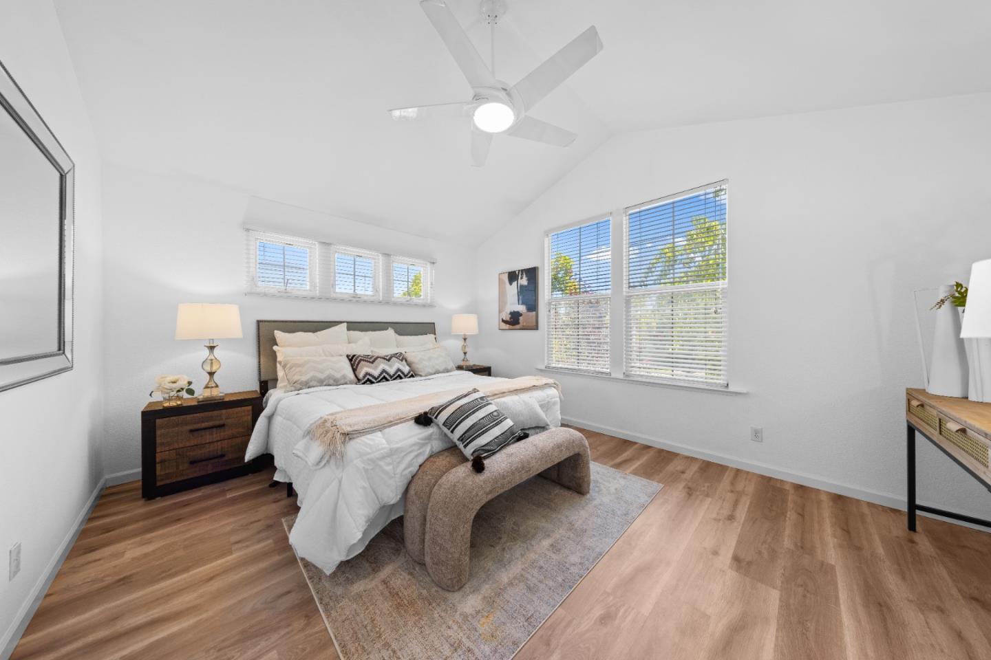 Detail Gallery Image 15 of 36 For 298 S Rengstorff Ave, Mountain View,  CA 94040 - 3 Beds | 2/1 Baths