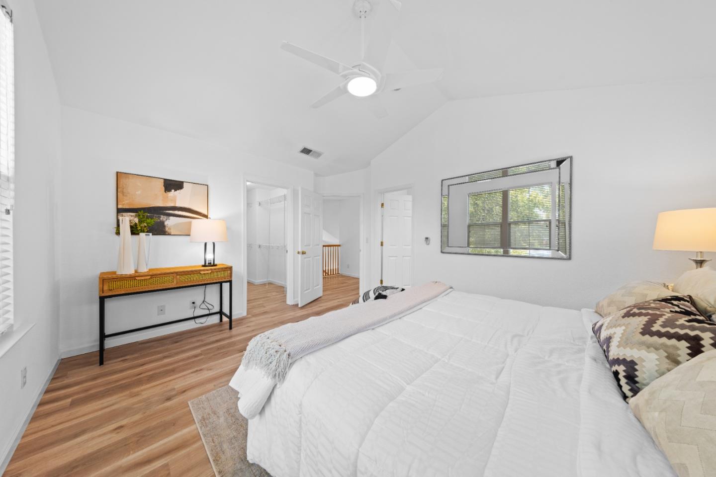 Detail Gallery Image 16 of 36 For 298 S Rengstorff Ave, Mountain View,  CA 94040 - 3 Beds | 2/1 Baths