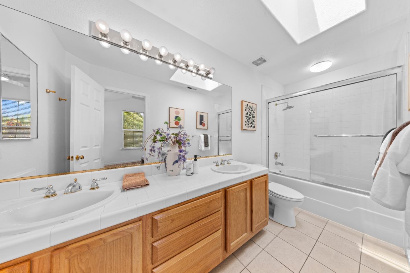 Detail Gallery Image 17 of 36 For 298 S Rengstorff Ave, Mountain View,  CA 94040 - 3 Beds | 2/1 Baths