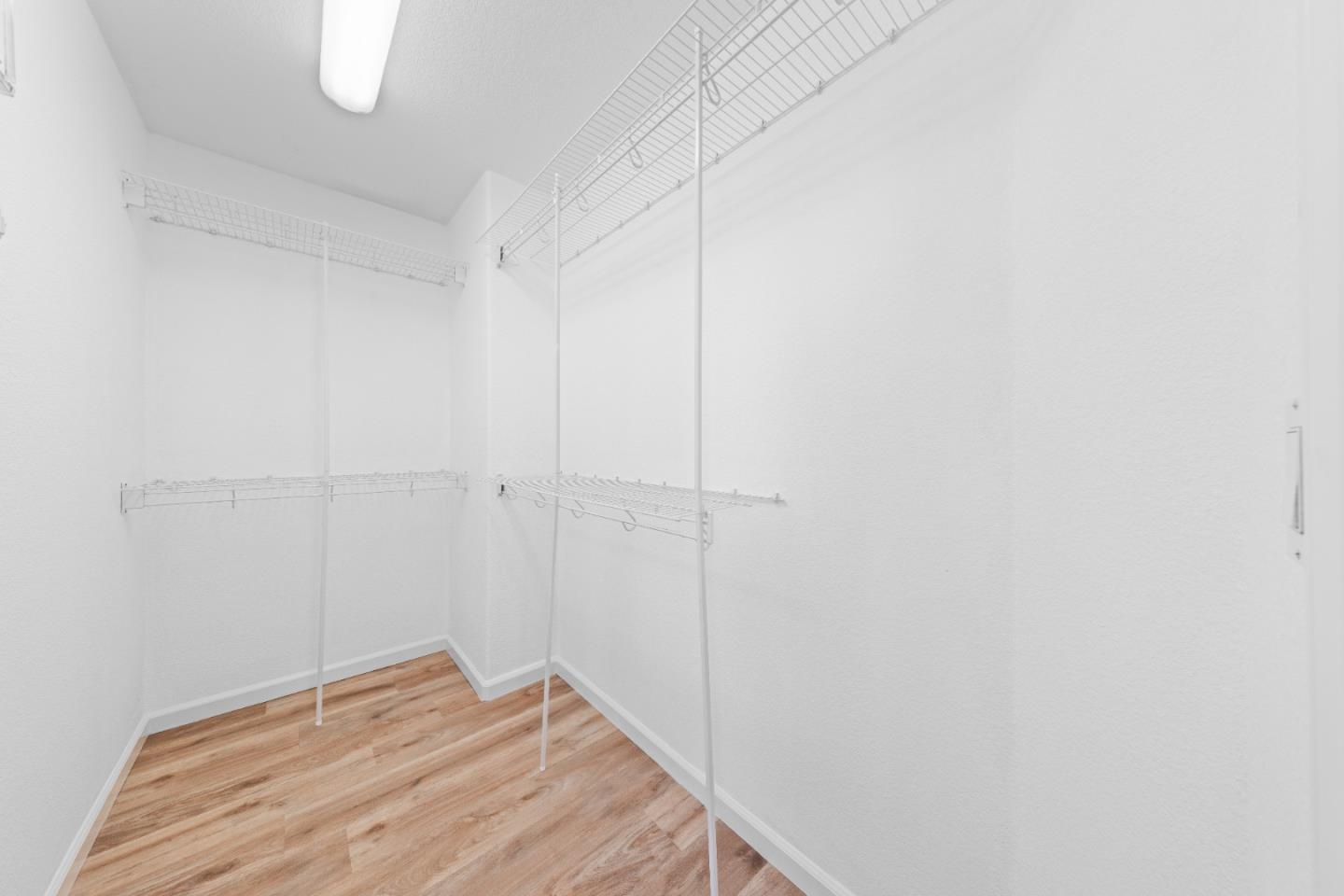 Detail Gallery Image 18 of 36 For 298 S Rengstorff Ave, Mountain View,  CA 94040 - 3 Beds | 2/1 Baths
