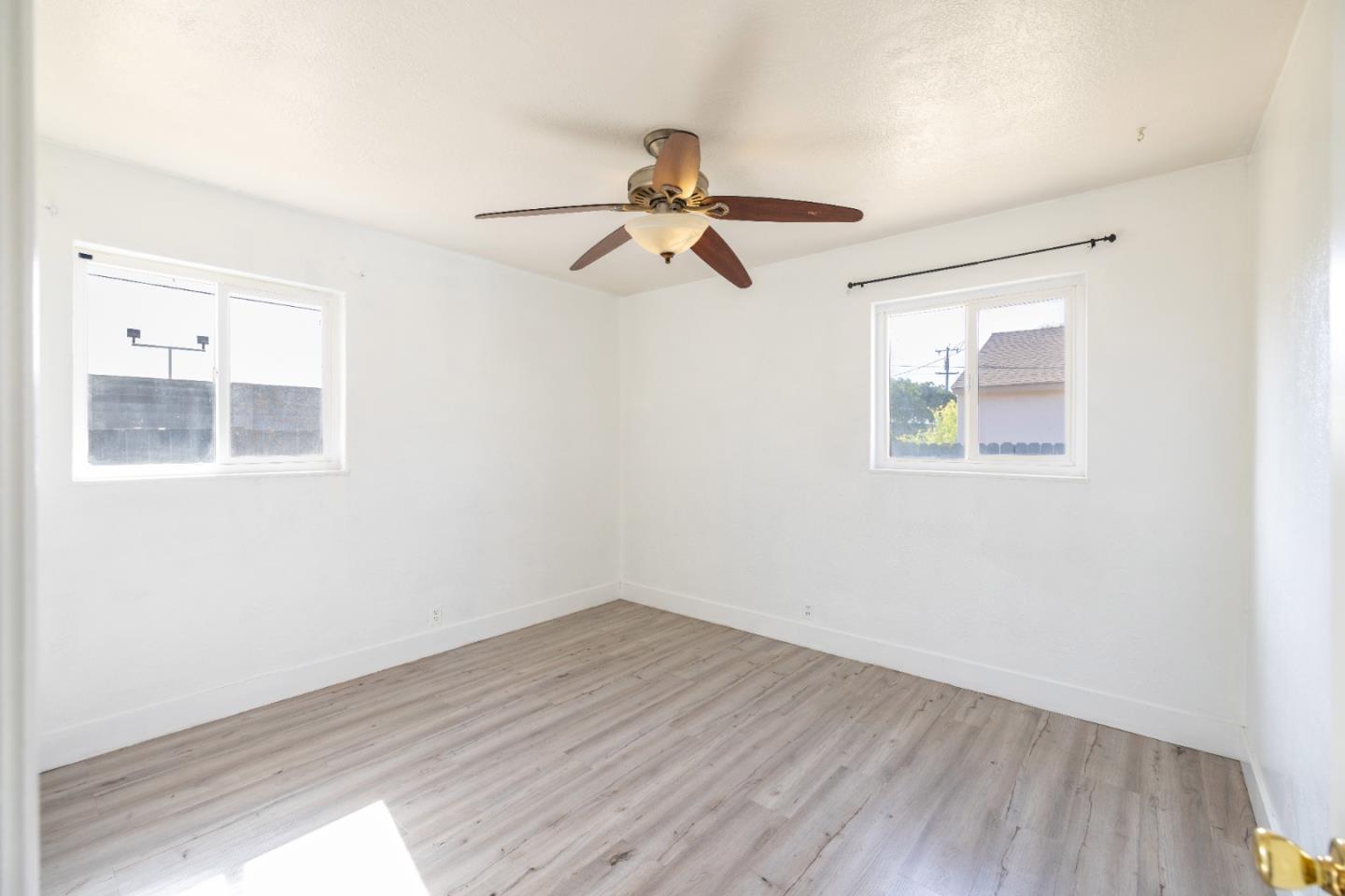 Detail Gallery Image 6 of 15 For 432 Cowell Ave, Manteca,  CA 95336 - 3 Beds | 2 Baths