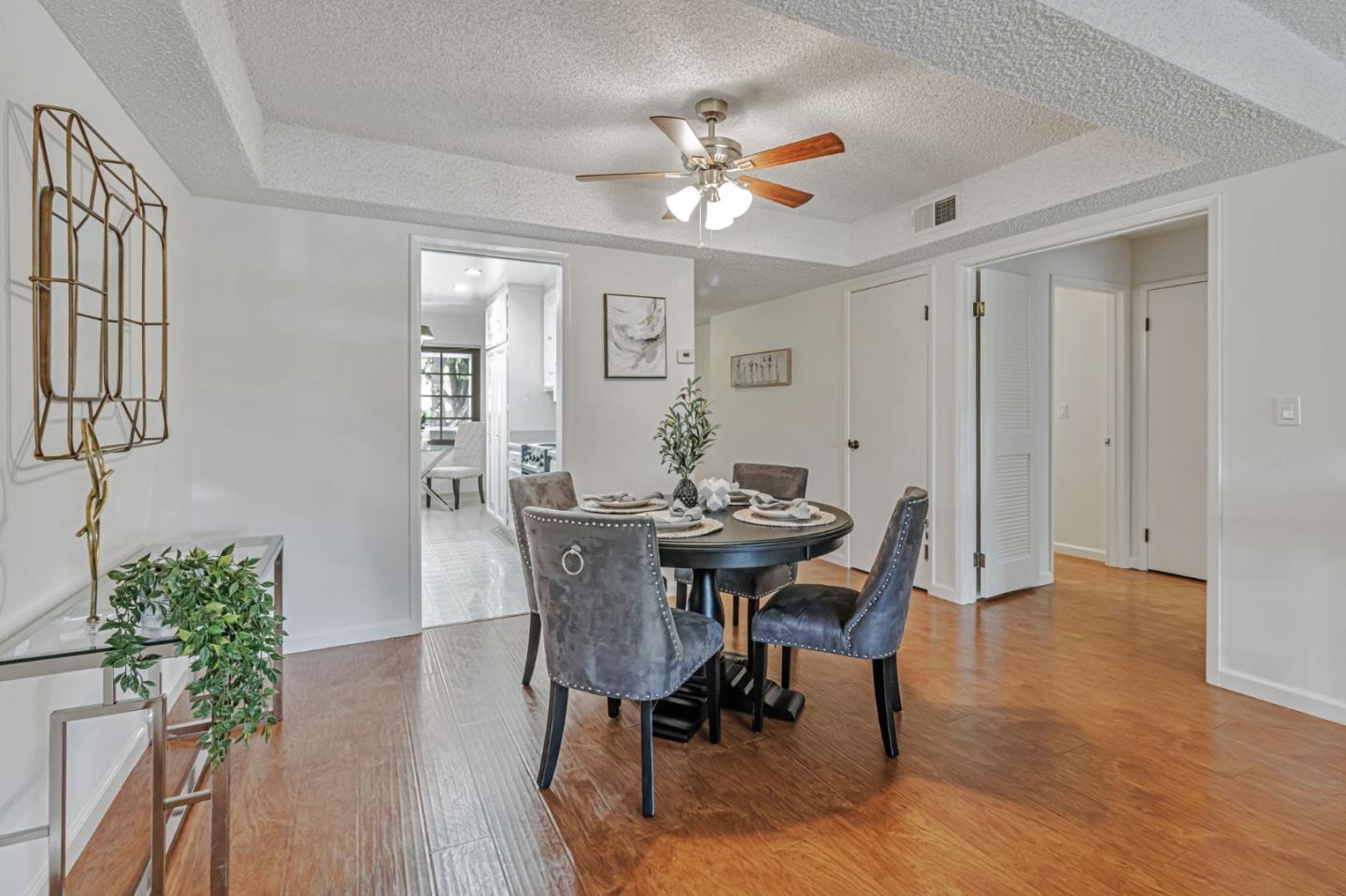Detail Gallery Image 13 of 31 For 5277 Cribari Corner, San Jose,  CA 95135 - 2 Beds | 2 Baths