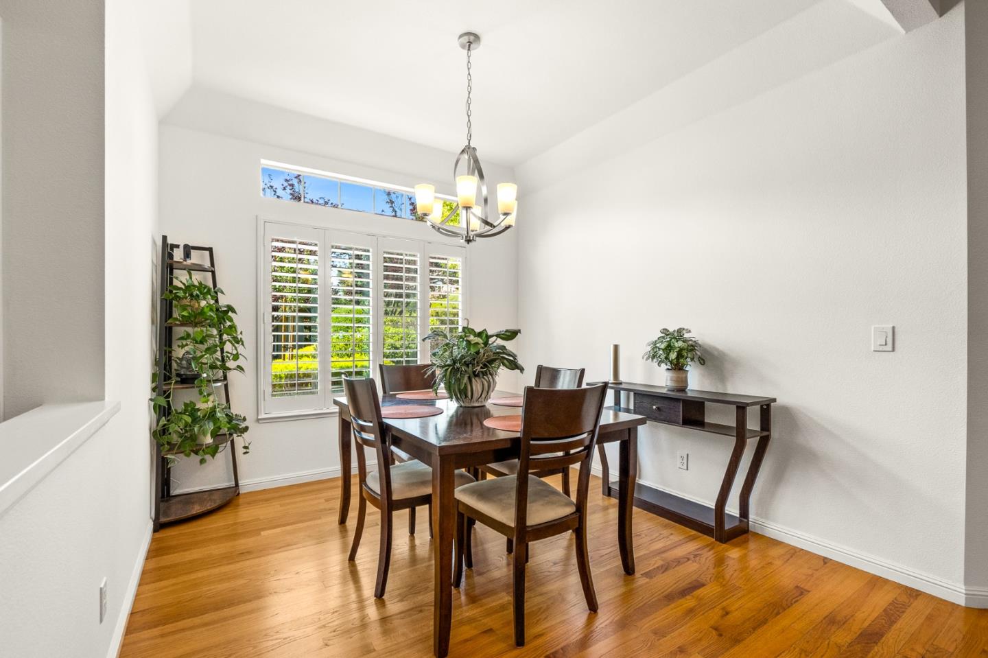 Detail Gallery Image 10 of 32 For 8631 American Oak Dr, San Jose,  CA 95135 - 2 Beds | 2/1 Baths