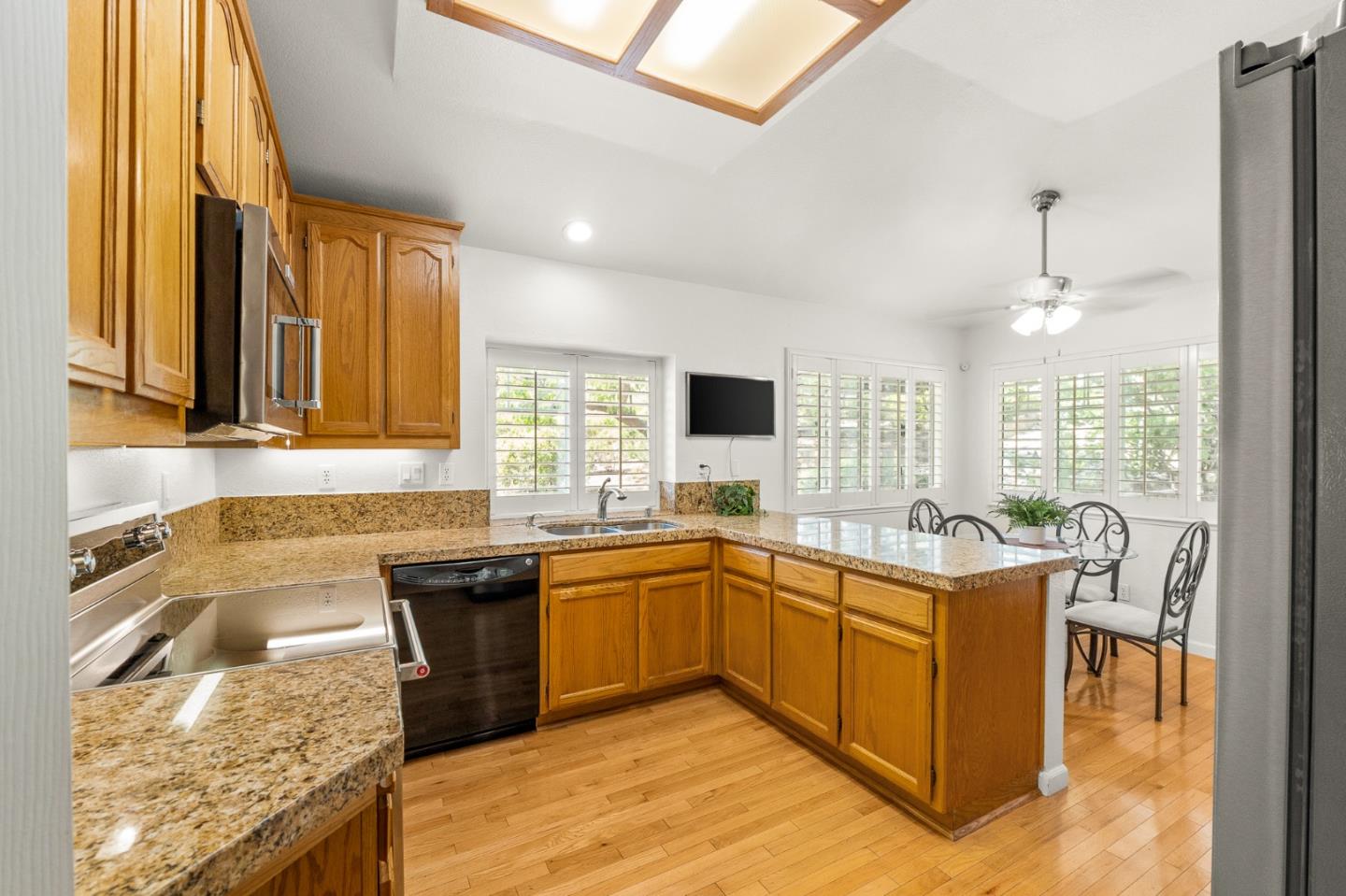 Detail Gallery Image 13 of 32 For 8631 American Oak Dr, San Jose,  CA 95135 - 2 Beds | 2/1 Baths