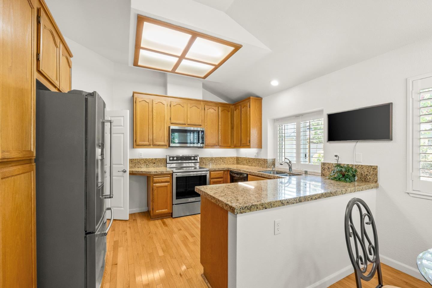 Detail Gallery Image 14 of 32 For 8631 American Oak Dr, San Jose,  CA 95135 - 2 Beds | 2/1 Baths