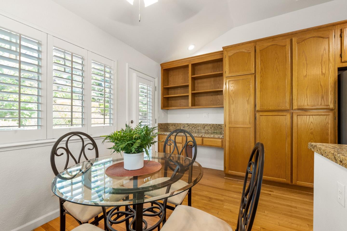 Detail Gallery Image 16 of 32 For 8631 American Oak Dr, San Jose,  CA 95135 - 2 Beds | 2/1 Baths