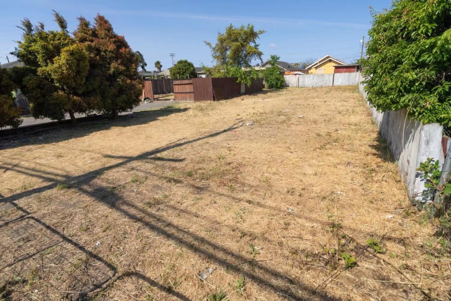 Detail Gallery Image 4 of 14 For 333 Harbour Way South, Richmond,  CA 94804 - – Beds | – Baths