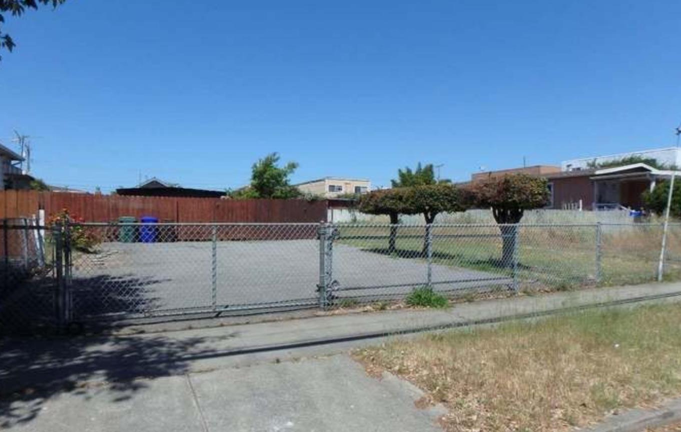 Detail Gallery Image 5 of 14 For 333 Harbour Way South, Richmond,  CA 94804 - – Beds | – Baths