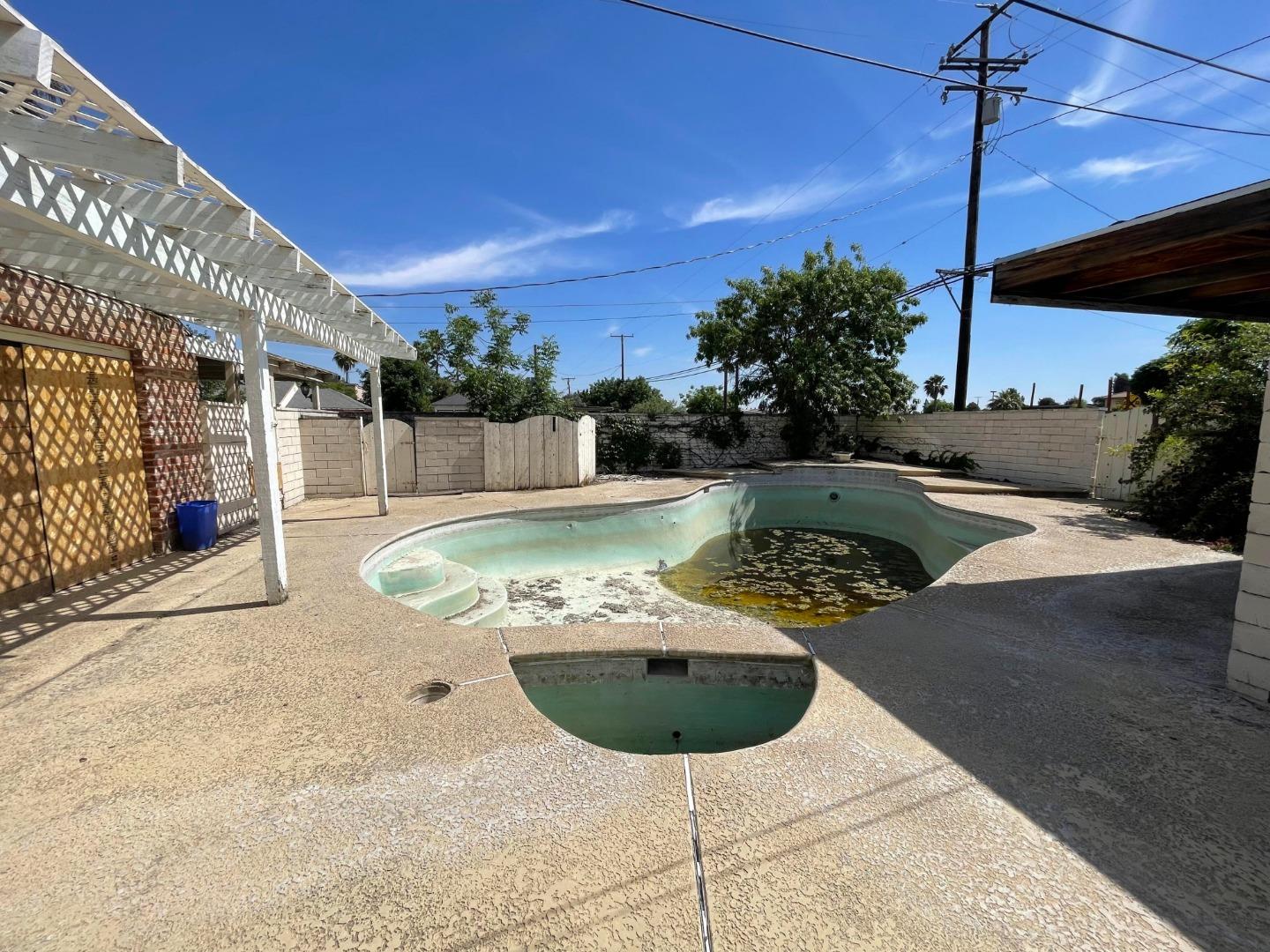 Detail Gallery Image 9 of 9 For 258 S E St, Exeter,  CA 93221 - 3 Beds | 2 Baths