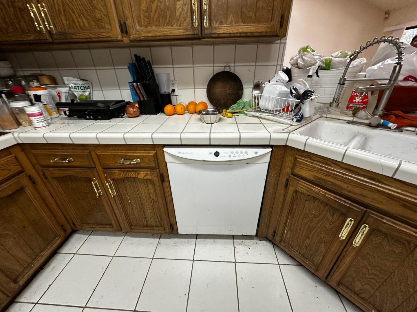 Detail Gallery Image 10 of 17 For 1547 W Fir Ave, Fresno,  CA 93711 - 3 Beds | 2 Baths