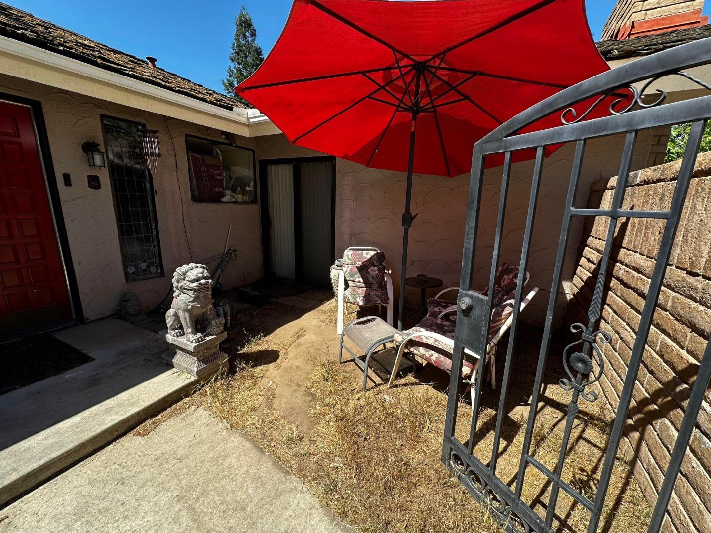 Detail Gallery Image 3 of 17 For 1547 W Fir Ave, Fresno,  CA 93711 - 3 Beds | 2 Baths